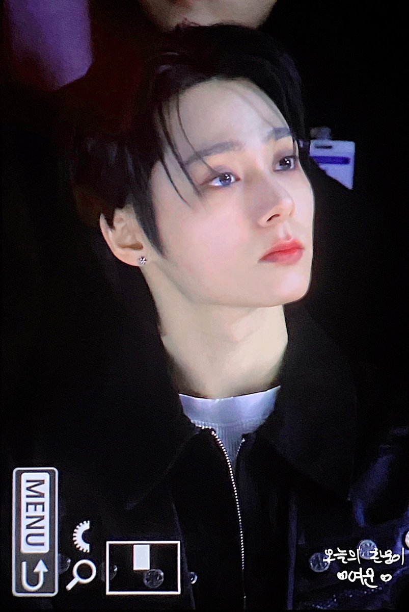 Stay_in_Dream's tweet photo. 250206 #오늘의환웅이

#원어스 #환웅 #ONEUS #HWANWOONG https://t.co/wXFKKoK9Qb