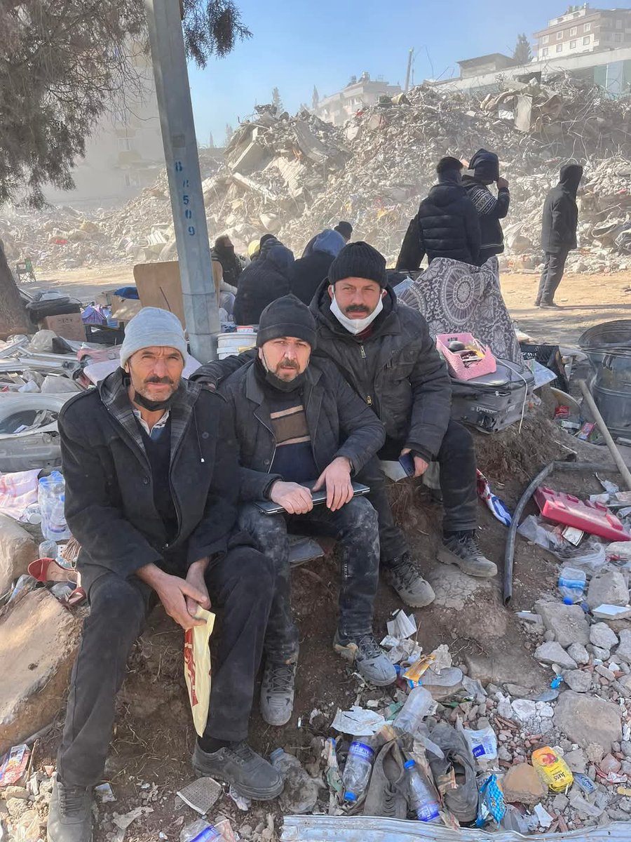 K.Maraş'ta meydana gelen 6 Şubat depremi çaresizliğin resmidir. Depremde hayatını kaybeden tüm kardeşlerimize Allahtan rahmet, geride kalanlarına sabırlar diliyorum.
DEPREM DEĞİL!!! İHMAL ÖLDÜRÜR!!!
#Deprem
#DepremiUnutma 
#deprem6subat 
#DepremiUnutmaUnuttutma 
#marasdepremi