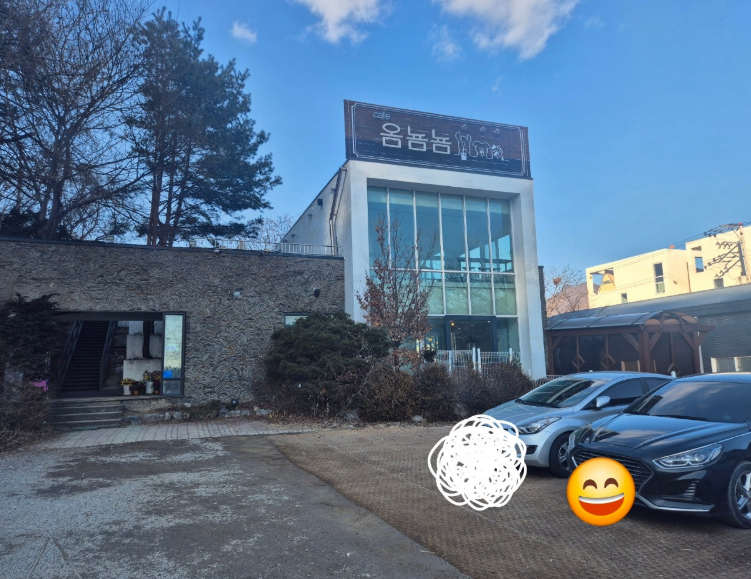 Koreanteacher1's tweet photo. A café where you can spend time with various unique pets is accepting $Pi as payment, and many positive reviews are being posted after Pi transactions.
This café has an adorable name, "OmNomNom," and many celebrities have also visited.
#Pi #PiNetwork #PiCafe #옴뇸뇸 #Pistore #파이 #파이코인 #파이스토어