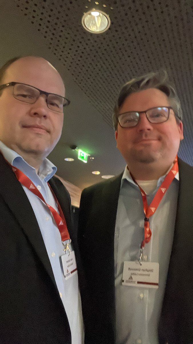 Boersenhaendler's tweet photo. #UnbezahlteWerbung Gestern noch lange mit @StephanSimmross über gemeinsame Position gesprochen beim 13. HIT #MontegaAG #HamburgerInvestorentage #montega https://t.co/2J8LQtavcI