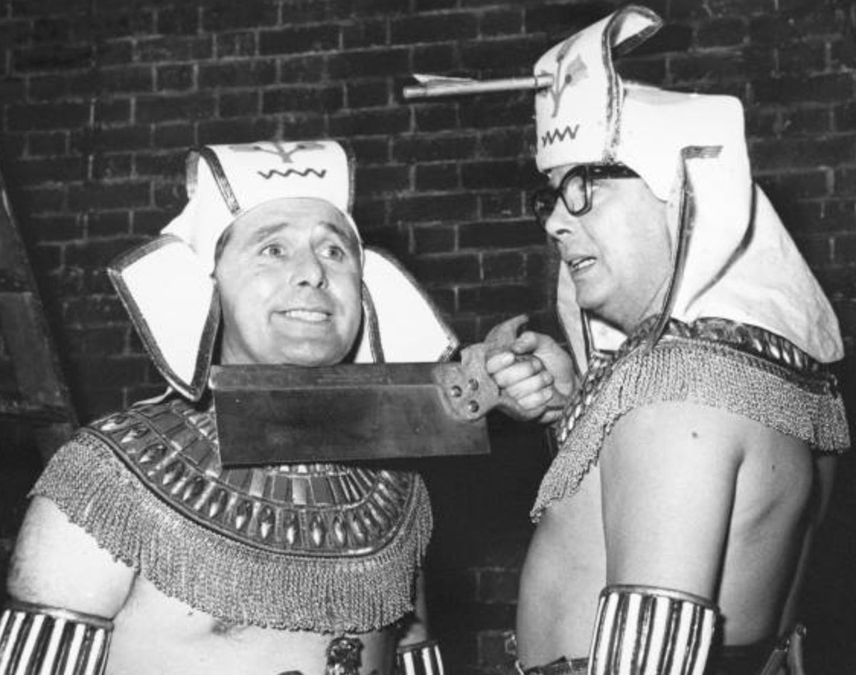 eric_ernie_col's tweet photo. #ThrowbackThursday #EricAndErnie
#MorecambeAndWise #Legends
#StillBringingSunshine 👓☀️♥️
#SawThroat #SwanLake #Tchaikovsky 
#Ballet #Spies #ClassicComedy 
1965’s #TheIntelligenceMen https://t.co/OFRkHuBMk4