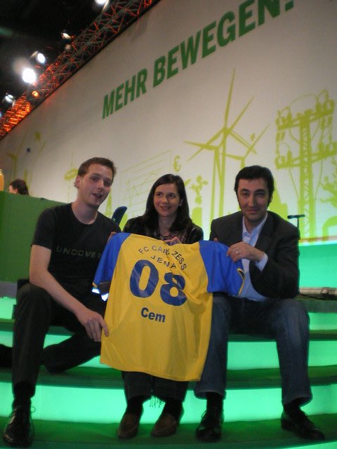 schlaraphl's tweet photo. @benedikt_b94180 @MitAktien Er ist ein Grüner! https://t.co/rLwZuLHiIb