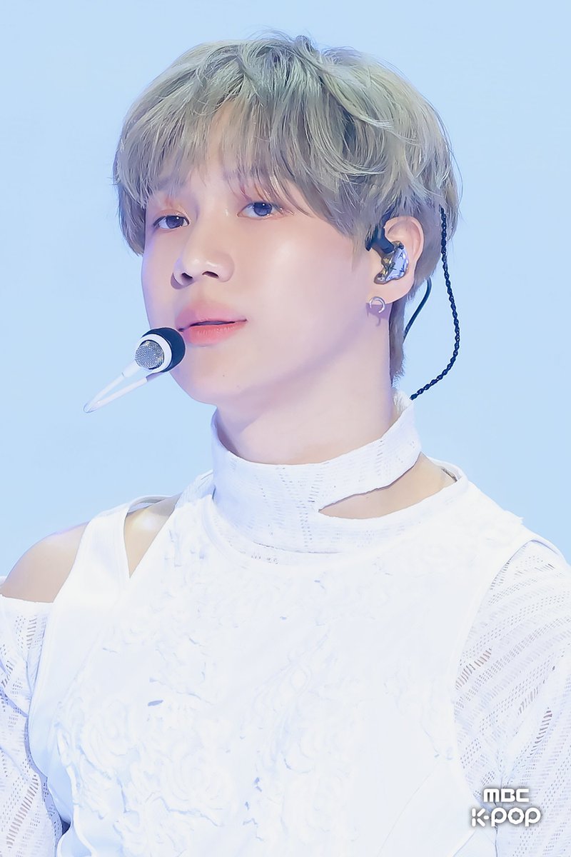 MBC_entertain's tweet photo. 💎2024 MBC 가요대제전 현장포토💎

가요대제전 길티 보고
영원히 태민이 짝궁 할 마음 먹은 탬메? ʚ̴̶̷̆ ̫ ʚ̴̶̷̆ 

일단 저요

250130 #2024가요대제전 #태민 #TAEMIN @TAEMIN_BPM https://t.co/GGBMuRLWZE
