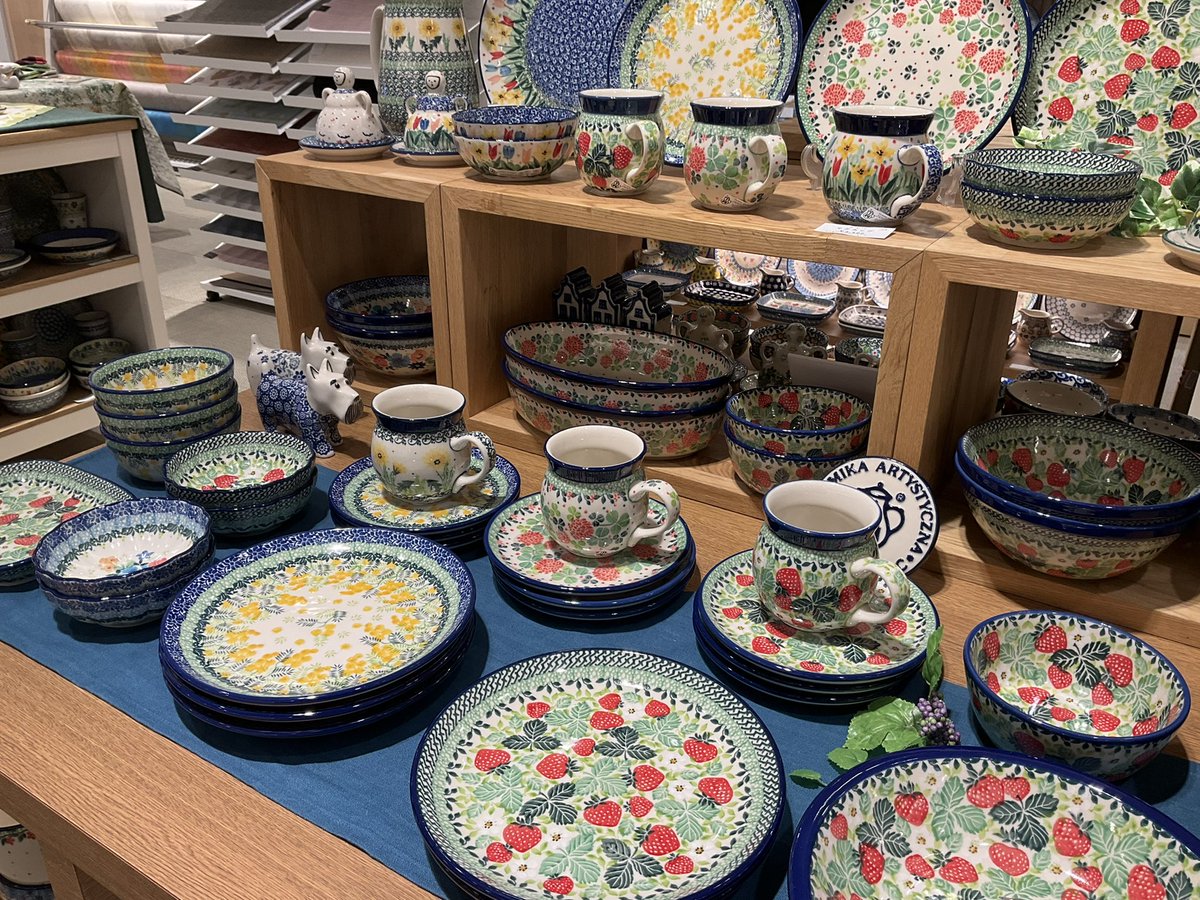 ツェラミカ新柄@阪急うめだ7階】 アカツメクサ イチゴ 青の花の新柄