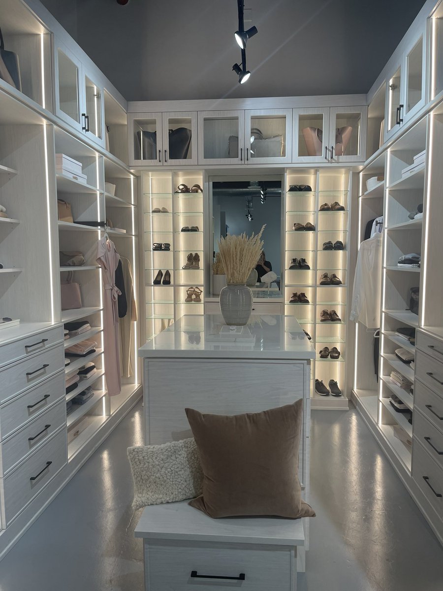 InspiredClosets LV tweet media