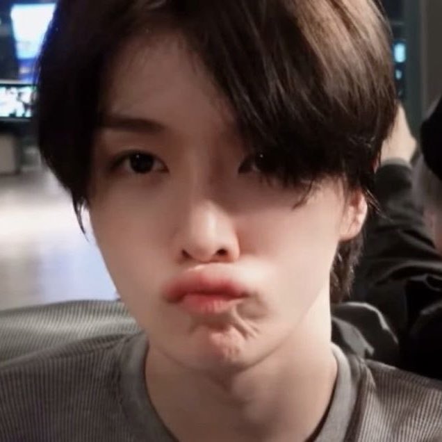 แล้วพี่งอนอะไรหนูล่ะ