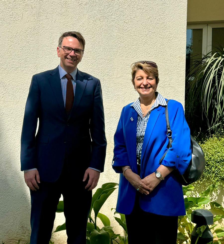 Paul Walters (@paulwaltersuk) on Twitter photo Great to meet <a href="/Pop_Council/">Population Council</a> President <a href="/DrRanaHajjeh/">Rana Hajjeh</a> during her visit to 🇪🇹.
We discussed the partnership with the 🇬🇧 and how we can use evidence to provide ever better health, humanitarian and education services to families across the 🌍. <a href="/FCDOResearch/">FCDO Research, Science and Technology</a> Great to meet <a href="/Pop_Council/">Population Council</a> President <a href="/DrRanaHajjeh/">Rana Hajjeh</a> during her visit to 🇪🇹.
We discussed the partnership with the 🇬🇧 and how we can use evidence to provide ever better health, humanitarian and education services to families across the 🌍. <a href="/FCDOResearch/">FCDO Research, Science and Technology</a>