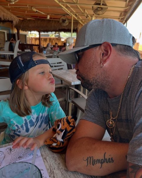 Jason Aldean (@jasonaldean663) on Twitter photo 