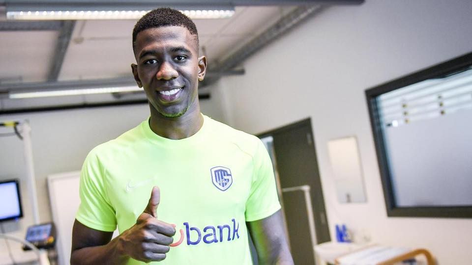 Hazar Büyüka: ''Dünyada Galatasaray dışında hiçbir talibi olmayan, Genk’in göndermeye çalıştığı yıllık 300 bin Euro civarında maaş alan Cuesta’ya acaba ne kadar ödeme yapacağız merakla bekliyorum!''