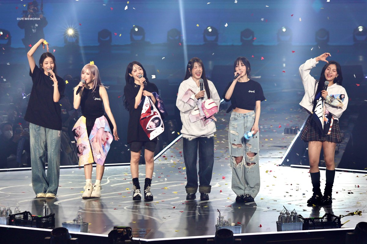 OurMemoria_'s tweet photo. 250117 #여자친구 #GFRIEND https://t.co/FTN4qkHnTt