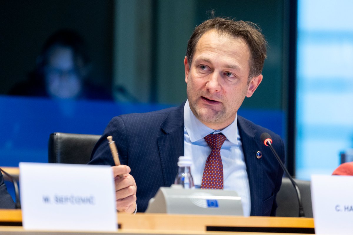 🔴Starting in 30 minutes

<a href="/EP_Agriculture/">AGRI Committee Press</a> debate with <a href="/CHansenEU/">Christophe Hansen</a> about two new EU law proposals:

🔹position of farmers in the food supply chain
🔹unfair trading practices in the agricultural and food supply chain

🎥Stream: multimedia.europarl.europa.eu/en/webstreamin…