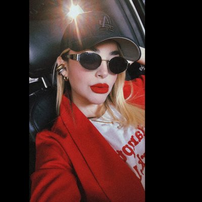 CaroSalinasLuna's tweet photo. #NuevaFotoDePerfil https://t.co/KeQzsVopsM