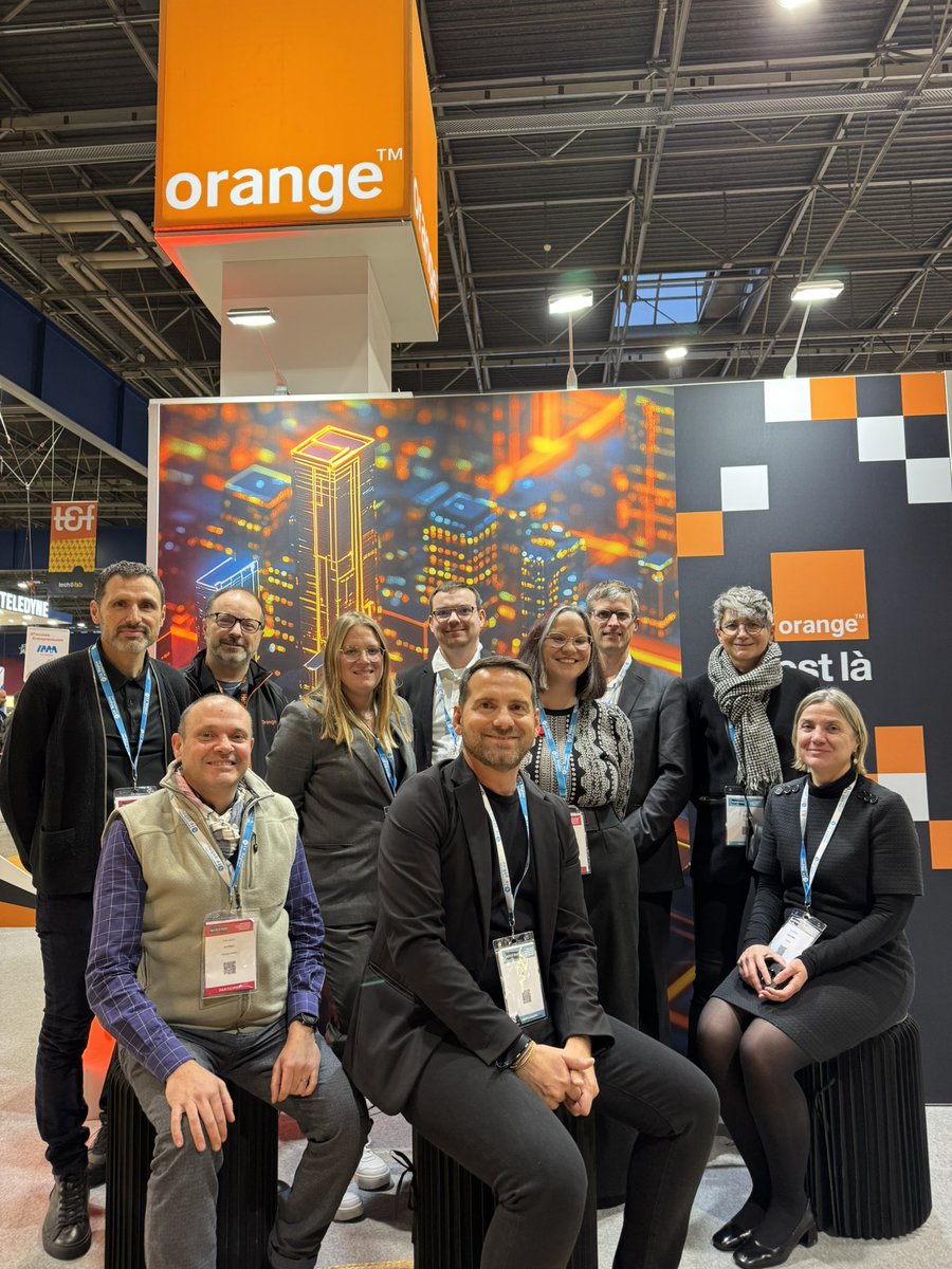 🚀 <a href="/techandfest/">techandfest</a> Grenoble - Jour 1 : Une journée de partage sur le stand <a href="/Orange_France/">Orange France</a>  avec les professionnels ! 

🟧 Aux côtés de notre équipe d’ambassadeurs et des #FemmesEntrepreneuses, nous avons mis en lumière nos solutions innovantes autour de l’#IA 🧠et de la #Data 📊