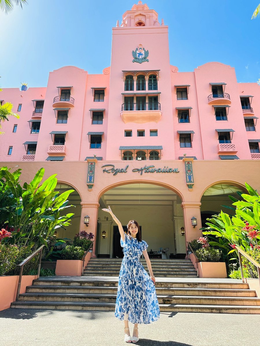 InfoItomiku's tweet image. ハワイで聖地巡礼
たくさんしてきました🌺

ロイヤルハワイアンホテルでは作中にも出てきたスウィートルーム見学も…🎀

本当に細かく再現されていたんだと実感しました。愛ですね…(みく)
#五等分の花嫁