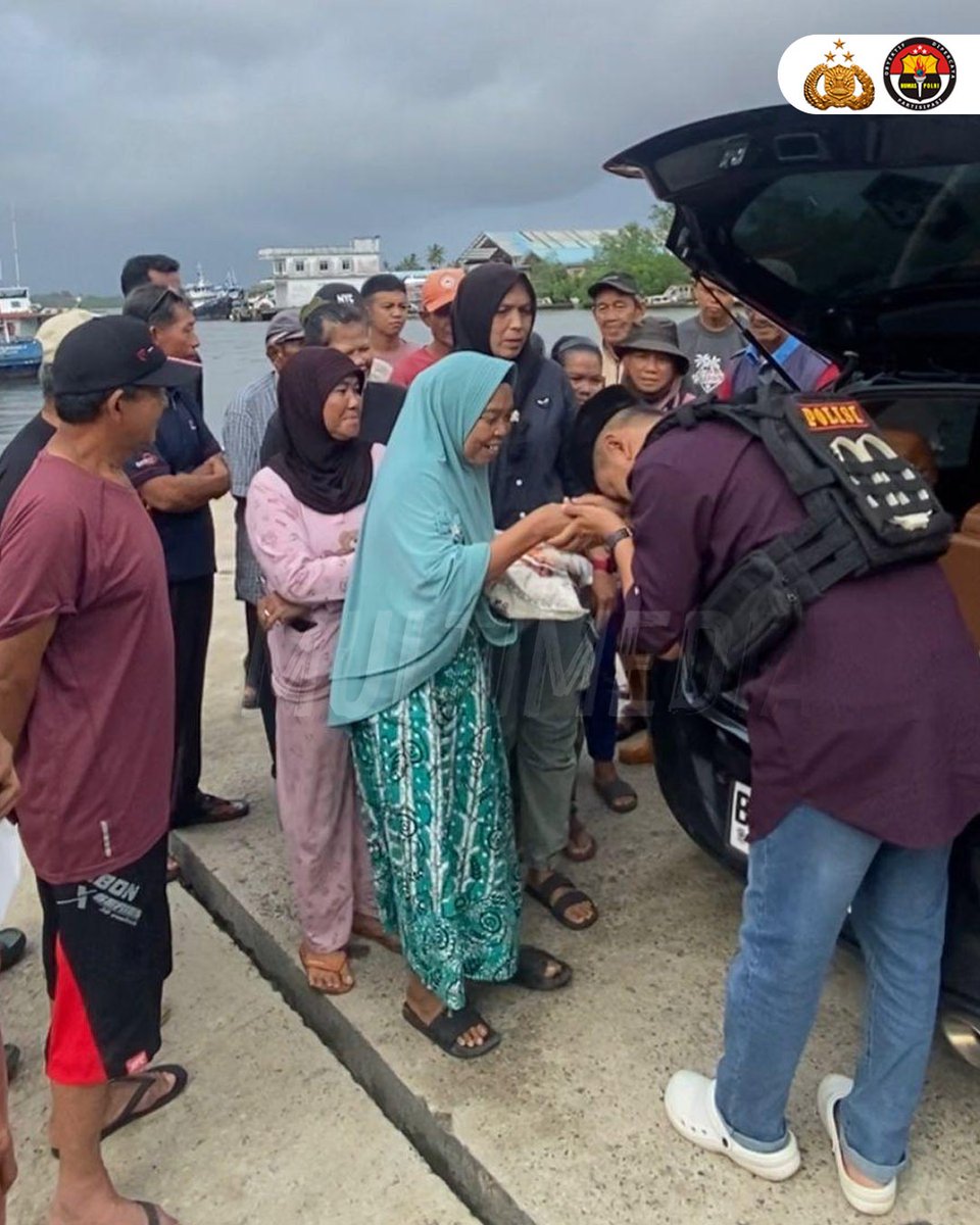 Aksi Razia Perut Lapar (RPL) yang dilakukan Bripka Zulhamsyah Putra, anggota Satintelkam Polresta Tanjungpinang, mendapatkan sorotan dari berbagai pihak. Sejak pandemi, Bripka Zulhamsyah Putra konsisten membagikan makanan bergizi dan sembako   #TeladanDalamMelayani