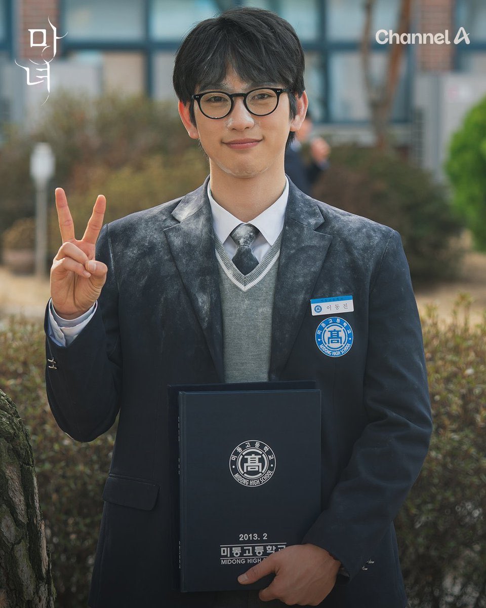 fandayne's tweet photo. This will be Jinyoung's first time to have a mother in his drama 🤧 https://t.co/ZNNv6CLIF4