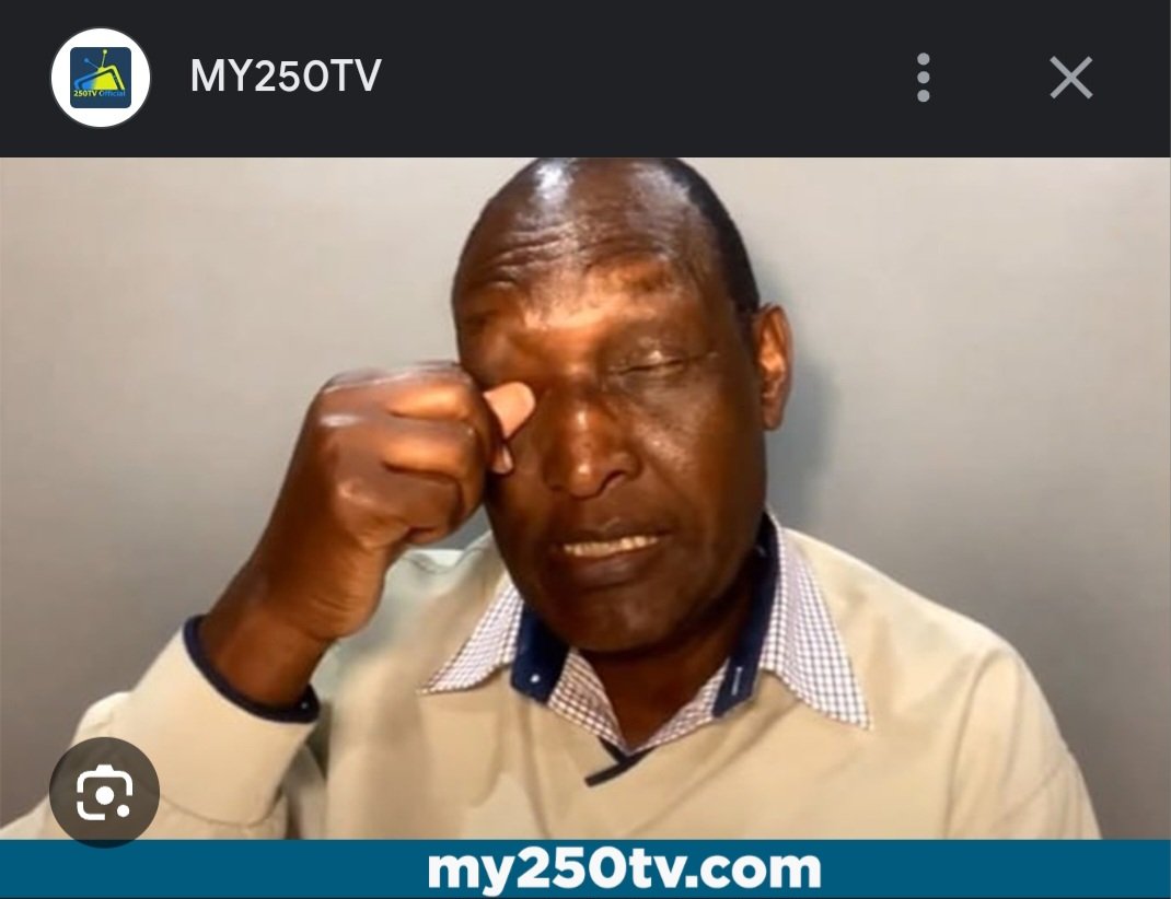 SadateMunyakazi's tweet photo. Mwaramutse Nyakubahwa Perezida wa Repubulika y'u Rwanda @PaulKagame, hari Umugabo witwa KAYUMBA NYAMWASA FAUSTIN uherutse gusaba ko twebwe Abanyarwanda tuganira naba Génocidaires ba FDLR ibi ndabizi ko mwabimenye.

Nahoze ntekereza nkibaza nti buriya mu gihe cy'ibiganiro na wa wundi wo muri AFRIKA Y'EPFO @CyrilRamaphosa ku kibazo cyabari bahungu be bafitwe na M23 i Goma, nta kuntu nawe mwamwibutsa ko Abanyarwanda dukumbuye KAYUMBA NYAMWASA FAUSTIN akamwohereza tukagira ibyo tumubaza?.

Iki cyari igitekerezo cyanjye nk'Umuturage usanzwe kdi ndabizi neza rwose ko wumva abaturage bawe.

Ababishoboye muhererekanye ubu butumwa paka bugeze kuwo bugenewe.

@SadateMunyakazi 
Inshuti y'urubyiruko