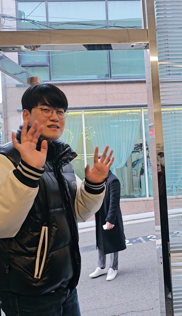 부힛부힛 웃는 구마유시 실존..
생일 축하해🥳