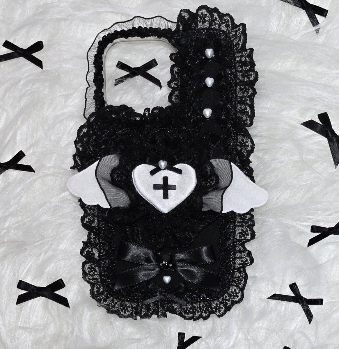 폰케이스에 흑백 필터 씌워버리기