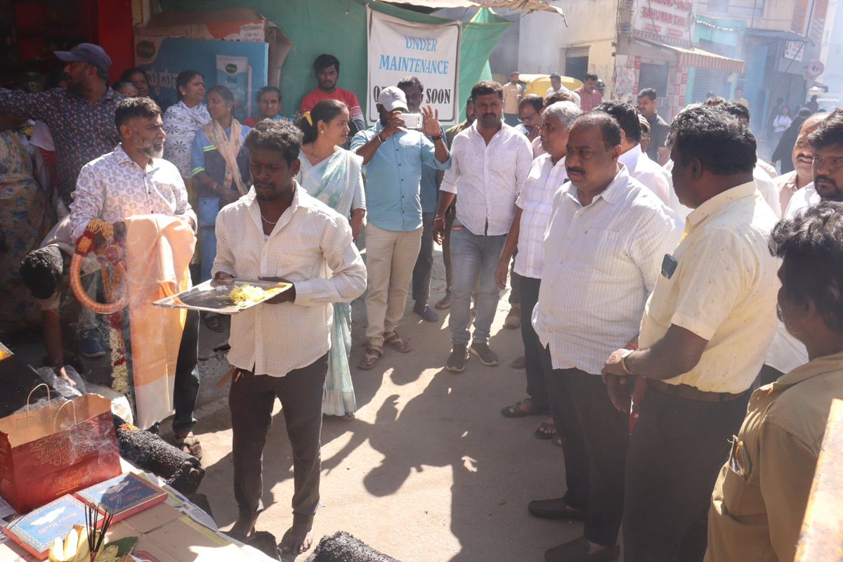 M Satish Reddy ( Modi ka Pariwar) tweet media