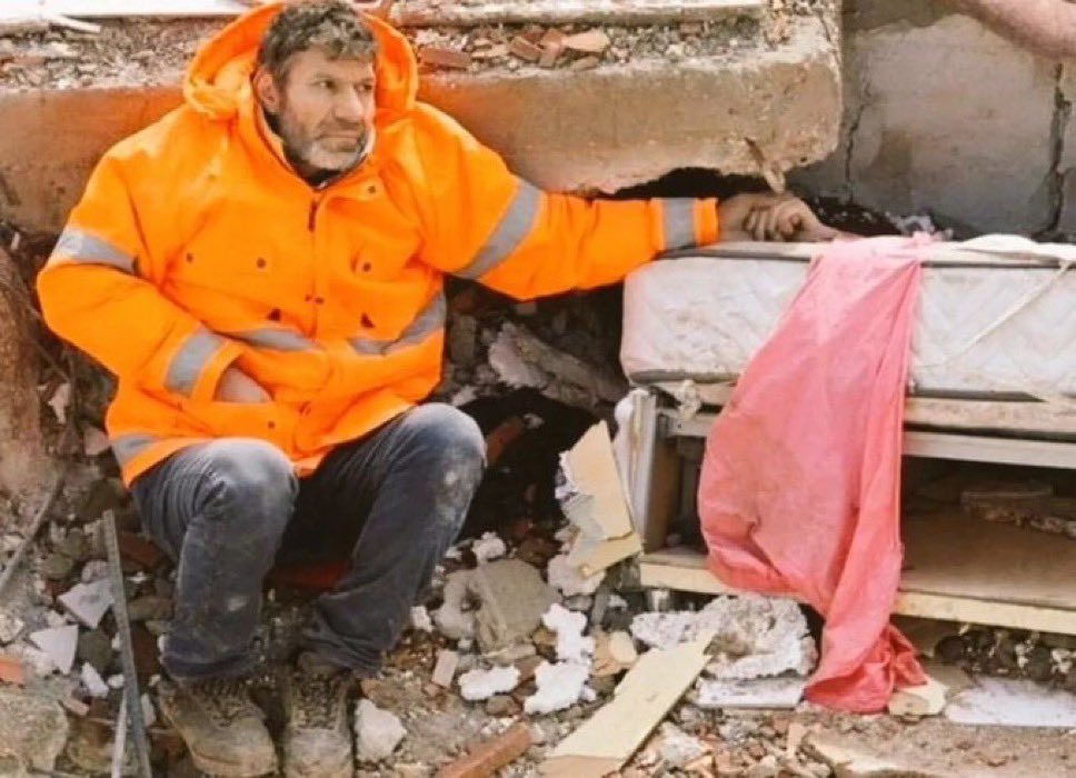 📌35 yıldır K.Maraş'ı Refah/AKP'li Belediyeler yönetiyor.
📌Şehrin ova bölgesi en riskli deprem kuşağında olmasına rağmen 35 yıldır hiç bir önlem almadılar.
📌Yapacakları basit imar yönlendirmeleri ile kimsenin burnu kanamayabilirdi.
📌6 Şubat'ta depreminde 15.000 kişi can verdi.