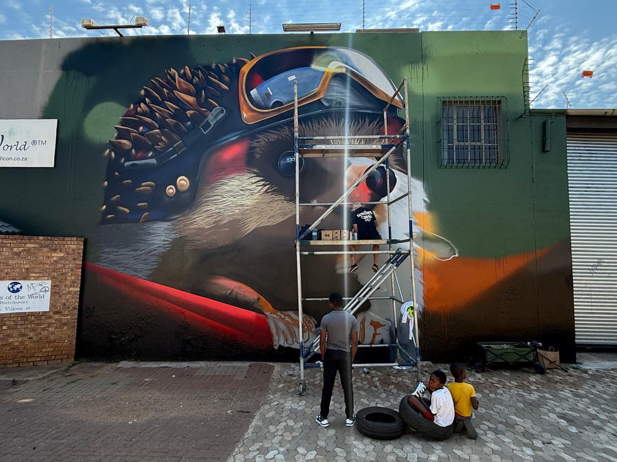 CityofJoburgZA's tweet photo. Jozi, Lorentzville is shinning so bright check out these newly painted artworks along Viljoen Street by Victoria Yards. Go check out the art and visit some stores. @RegionF_Joburg #ExploreJoburg #WelcomeToJoburg ^LM https://t.co/Wkwy8hCSXe
