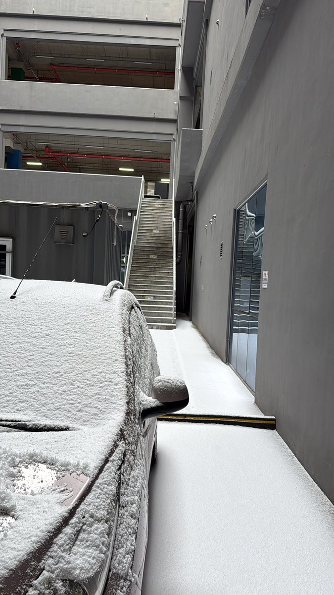 yongu222's tweet image. 눈 쌓인거 환장하겠네~
운전 어케하지….