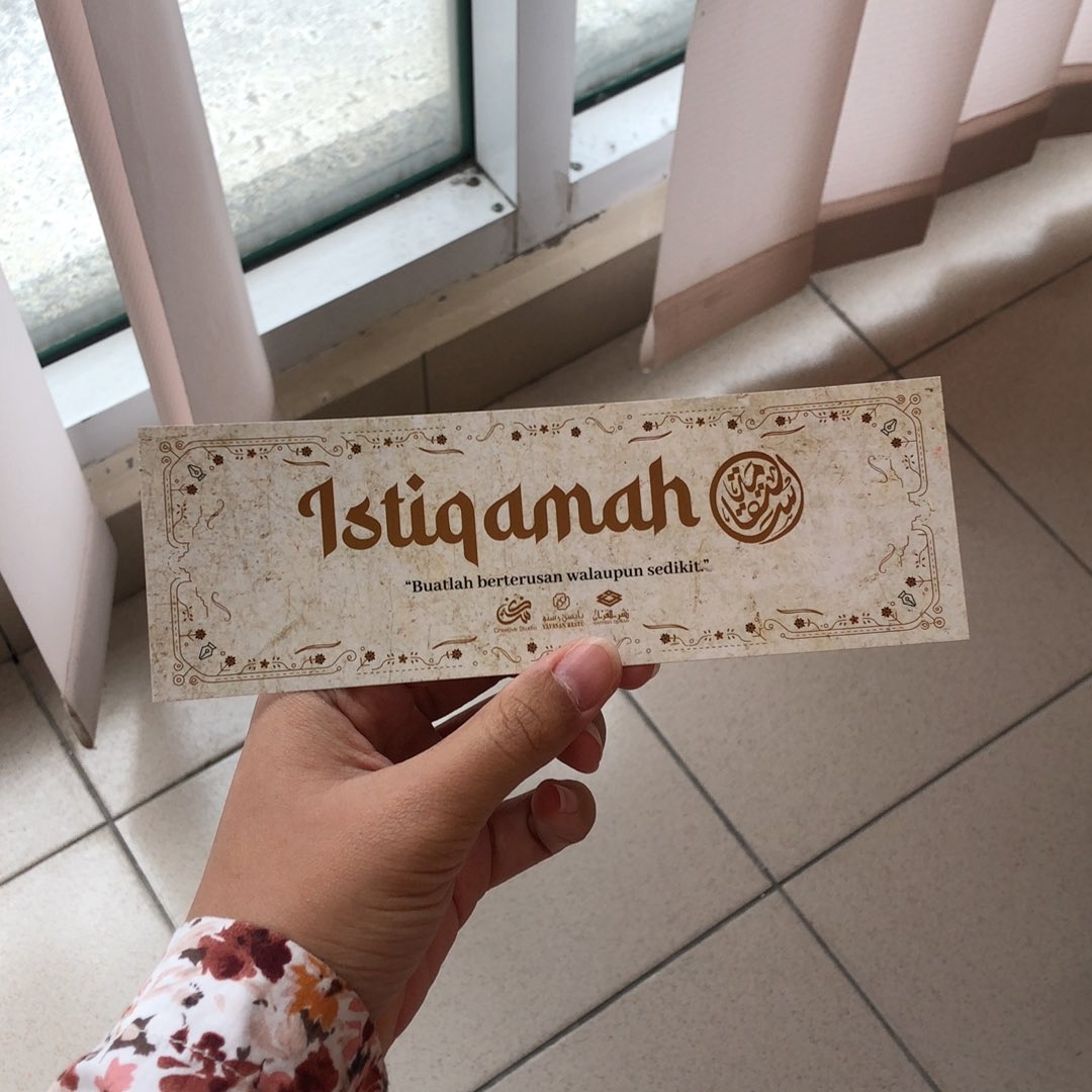 dwonsjks's tweet photo. Kelas hari ni 6 jam tapi tak rasa macam 6 jam pun.  Seronok sangat. Banyak betul ilmu yang Puan Mimma bagi pada kami hari ini. 
Yang paling penting, apa sahaja perkara yang kita buat, buat kerana Allah. https://t.co/SSFDKkKsrX