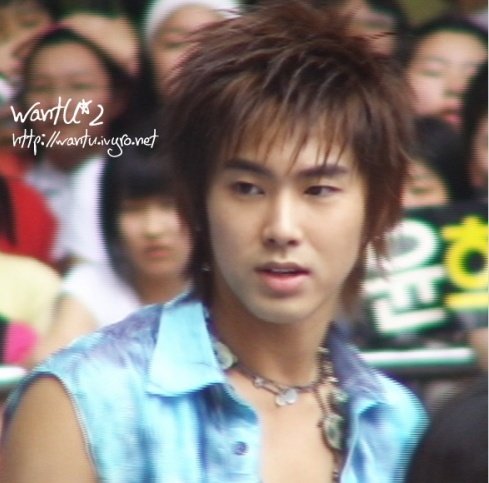 とても若い時から思慮深く、自らを律して生きてたユノ。
39歳。年齢がやっとユノ自身に追い付いてきたと思う。
これからだ！

自由に生きて。
離れずに応援するから。

誕生日おめでとう🎂
#유노야항상곁에있을게_UKNOWDAY
#HAPPYUKNOWDAY
#ユンホ #정윤호 #유노윤호 
#YUNHOSOLOコン熱望
#東方神起