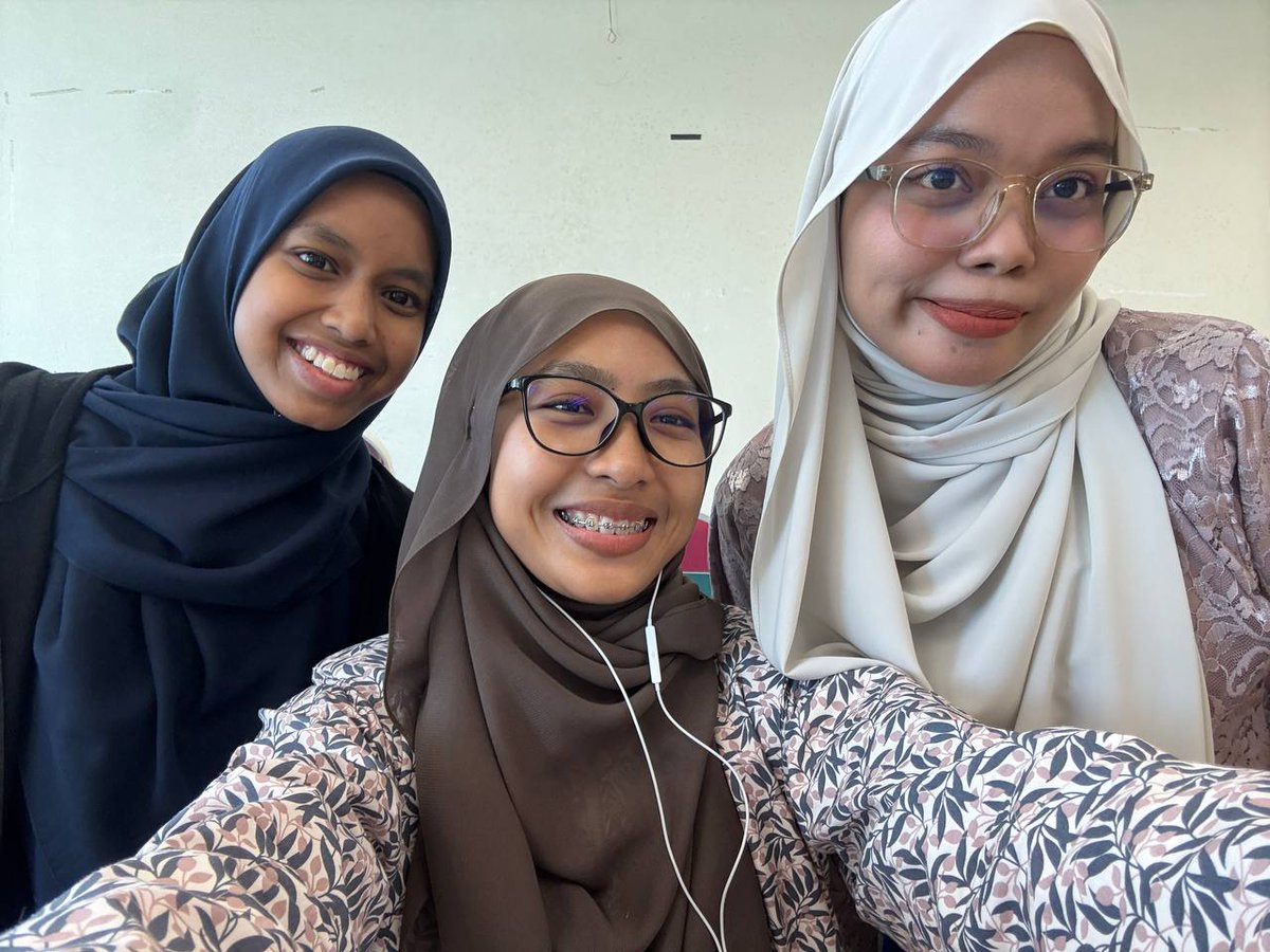 issuyoww's tweet photo. Akhirnya saya berjaya dapatkan semula akaun Twitter saya. Terima kasih kepada mereka yang bantu saya. Semoga istiqamah dan menjadi guru berkualiti, insan terdidik, negara sejahtera. @Nfrhiin @aisyatulis https://t.co/YfMy1HjLKV