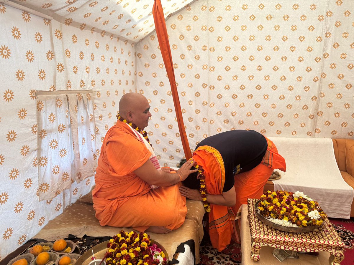 OjingBJP's tweet photo. It was a moment of deep spiritual fulfilment to offer prayers for the revered Jagadguru Shankaracharya Swami Shri Adhokshjanand Dev Tirth ji Maharaj while visiting his Ashram at the sacred Triveni confluence of #MahaKumbh2025 in Prayagraj today.

May the purity & divine grace of the Kumbh Mela guide us all toward dharma, selflessness, and unwavering service to humanity.

#MahaKumbh2025