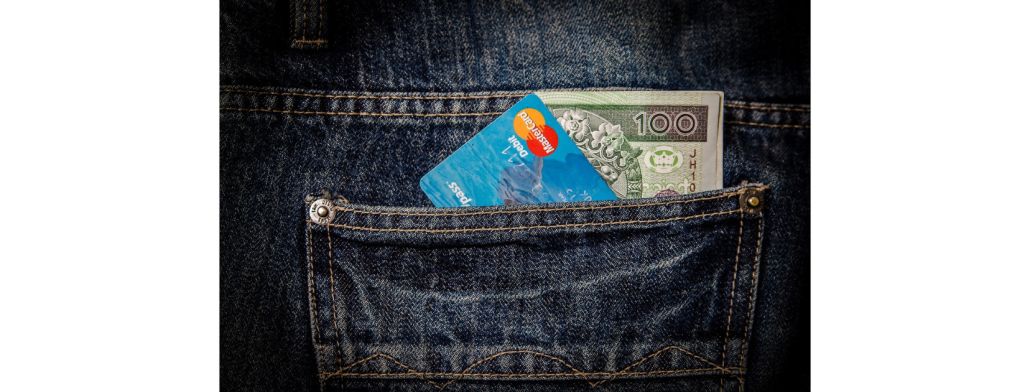 PHAREFM's tweet image. 🎙️ [REPLAY] L’invitée du jour — L’argent des ados : entre plaisir et danger, avec Caroline Ménager 
 Un ado sur dix endetté : et si la clé était une meilleure éducation financière ?
pharefm.com/2025/02/06/lin… #adolescent #argentdepoche #consommation #dette #famille