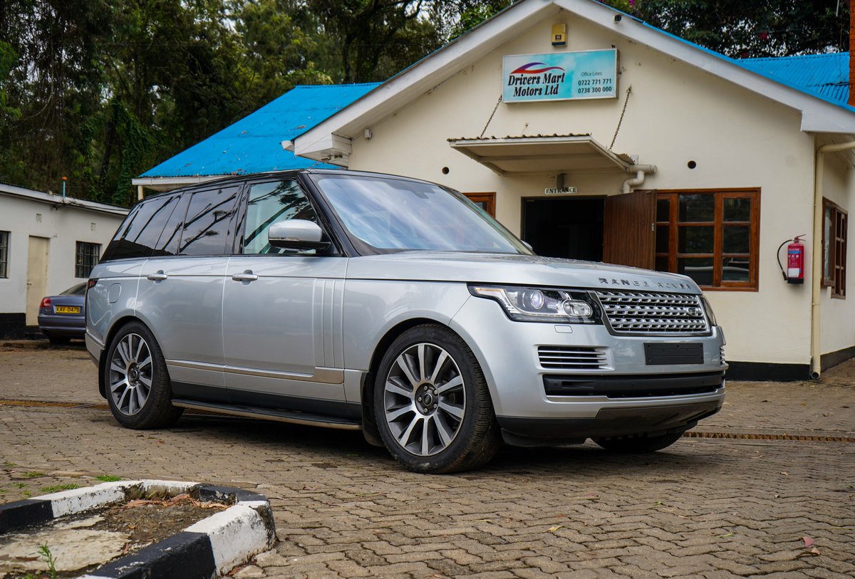 DriversMartKe's tweet photo. Some of the best things often come in pairs, and if you've been looking for a Range Rover Vogue, we've got these two units that will be going up for sale soon. https://t.co/xS1LsQ30tq
