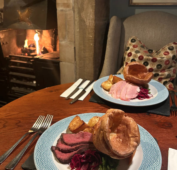 TasteCheshire's tweet image. Get in from the cold at enjoy The Pheasant Inn winter-warming menu after a crisp winter walk (the dog is most welcome inside, too)!
.
.
.
#cosiestpubs #cheshirepub #pubwalks #sandstonetrail tastecheshire.com/places-to-stay…