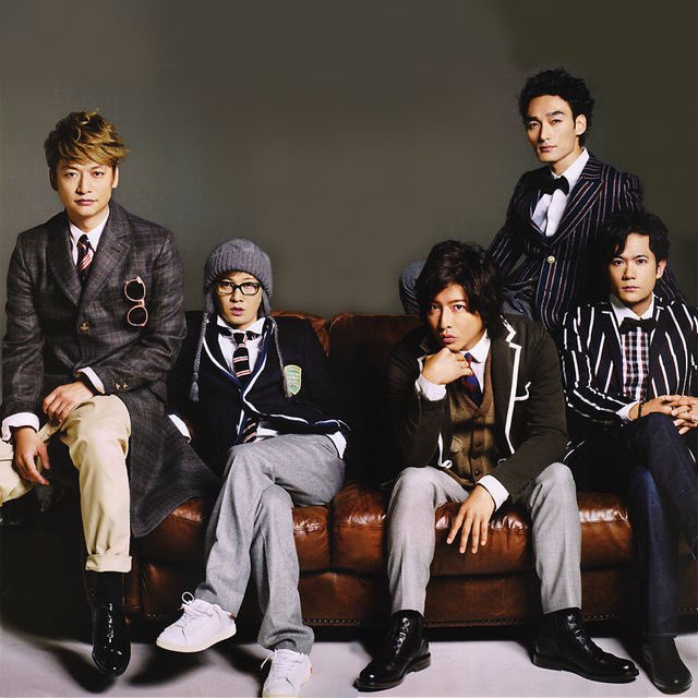 smapxjuri's tweet photo. 全盛期ってどこを指してます？て思うくらいSMAPは30代以降もそれはそれで良い輝きがあってだな https://t.co/cT6hcDcqZI