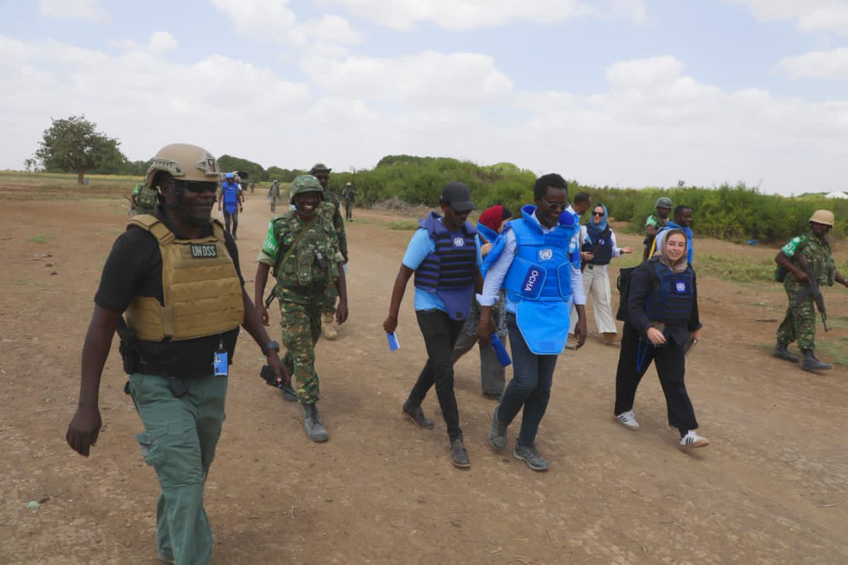 fdnbbi's tweet photo. Les militaires/15e cont bdais/AUSSOM ont sécurisé le 4/2/025, de Jowhar jusqu'au village de Buurfuule situé à 7km de Jowhar, un convoi du personnel des NU chargé de la coordination des aides humanitaires(UNOCHA).  Cela  s'inscrit dans le cadre d'exécuter le mandat de l'AUSSOM. https://t.co/i1rD2RFcSw