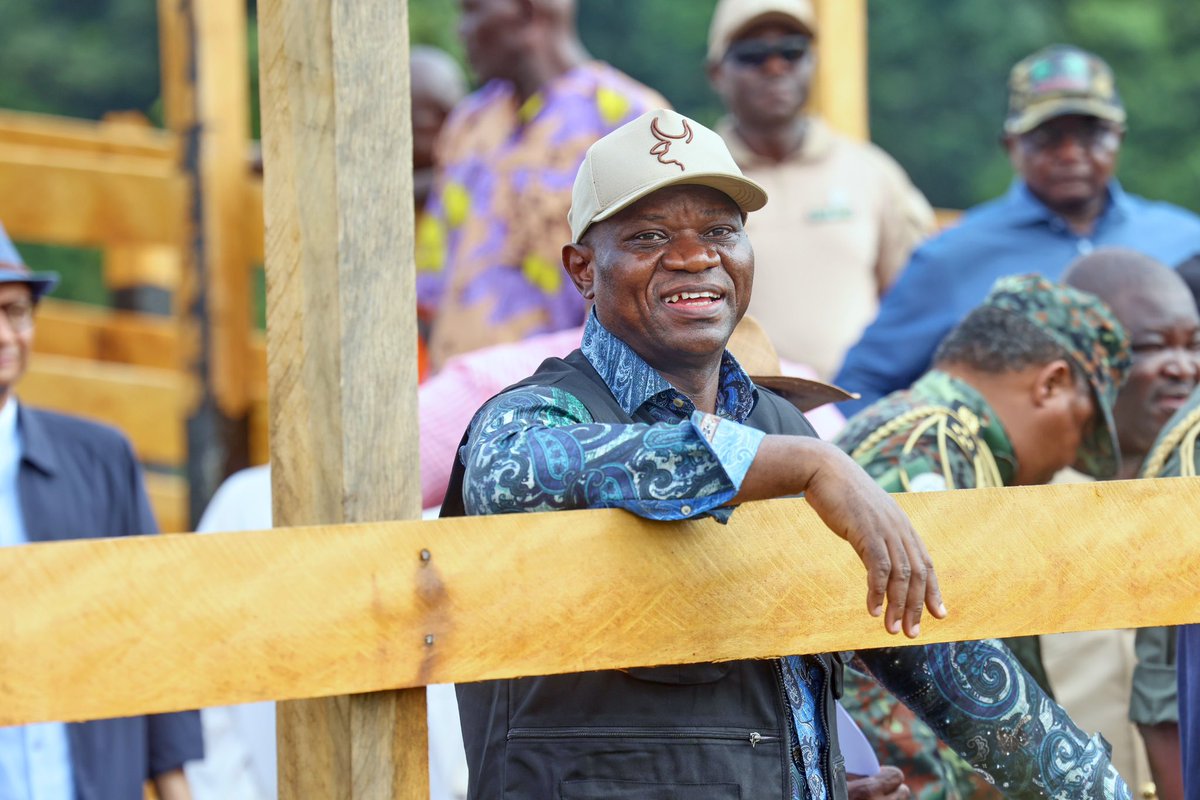 PresidenceGA's tweet photo. Un site stratégique qui accueille une part importante du bétail importé du Brésil et constitue une opportunité économique majeure pour la localité.

𝐏𝐨𝐮𝐫 𝐩𝐥𝐮𝐬 𝐝’𝐢𝐧𝐟𝐨𝐫𝐦𝐚𝐭𝐢𝐨𝐧𝐬 : https://t.co/Z1hn8NXX85 
2/2 https://t.co/aOj8aCJ9en