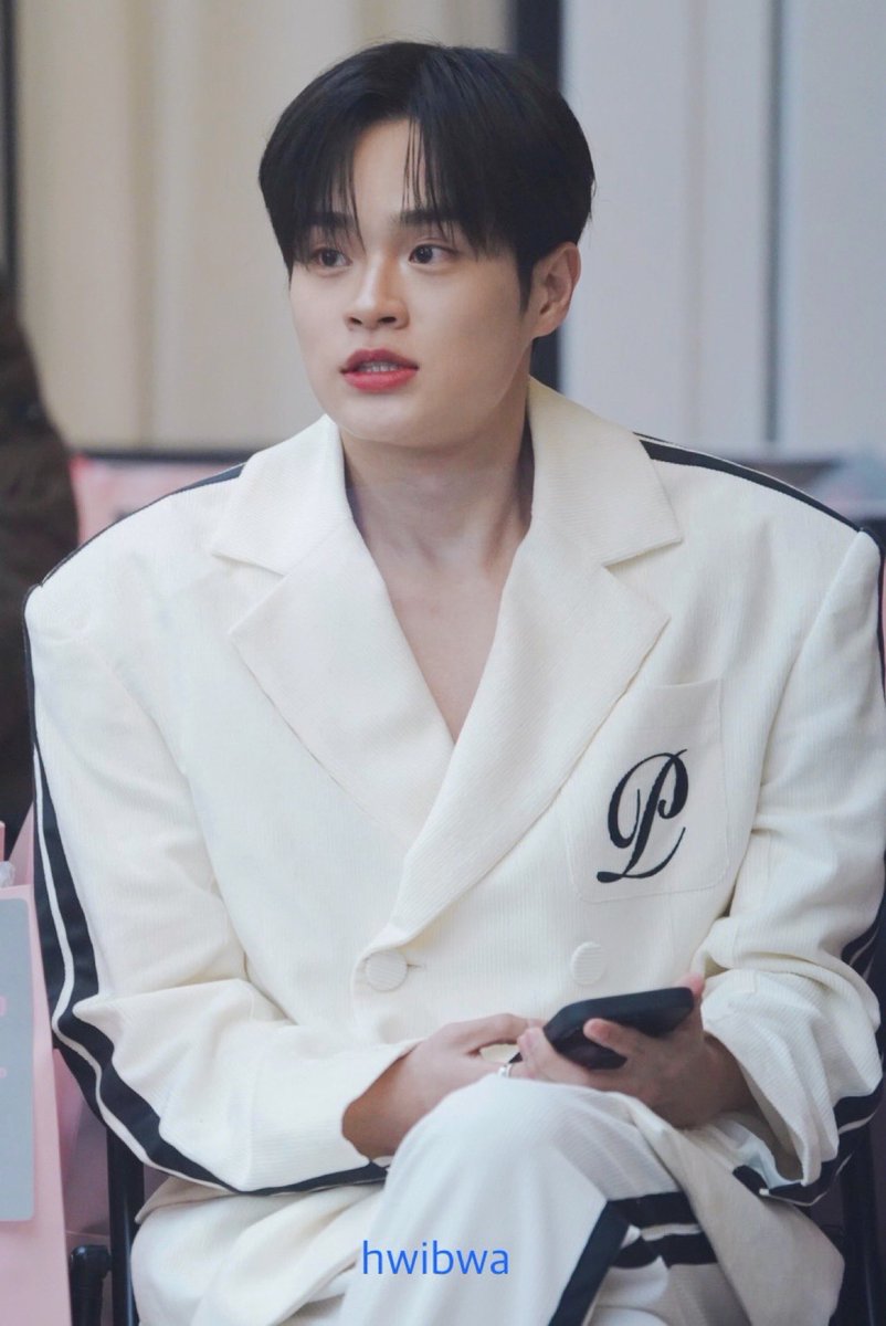 ✨휘봐✨ tweet media