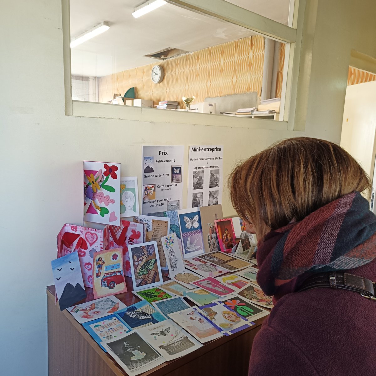 Premières ventes cette semaine de la mini entreprise du lycée et de sa  section pro. De belles créations sont proposées aux personnels et aux élèves et étudiants du lycée.