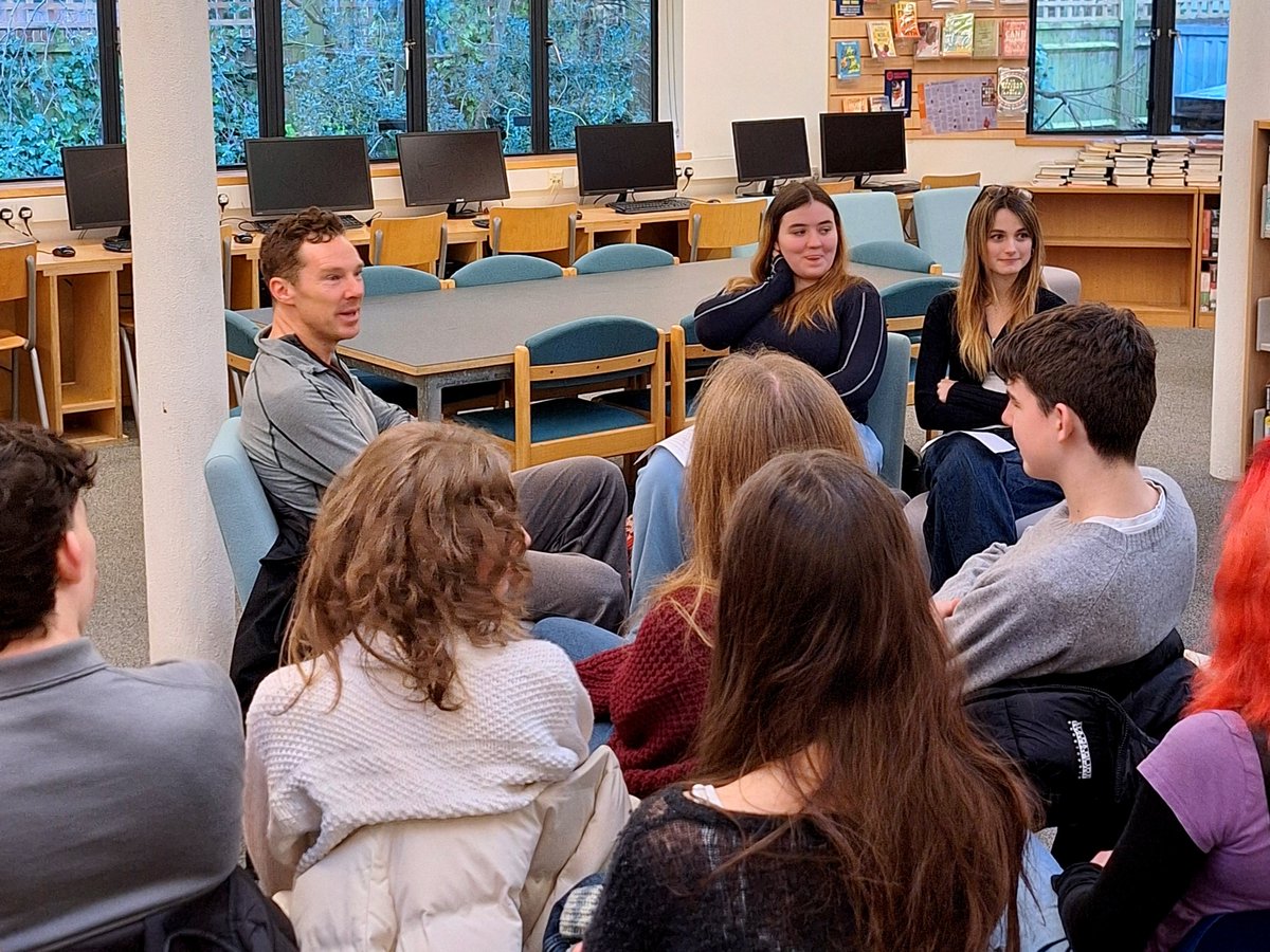 kingalfredsch's tweet photo. Year 13 student Lois said: “It was so helpful to get a critical perspective from someone who has played the part. We have to discuss interpretations in our essays, so it was interesting to hear how he understood the language.” https://t.co/ziMTkgGBSJ