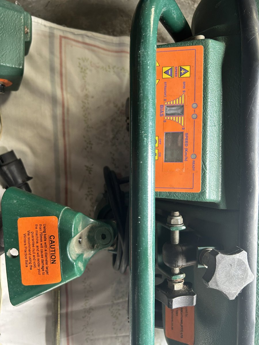 raeescarr23's tweet photo. Cricket Brit Bowling machine for sale. Perfect condition! With all working parts! HMU. https://t.co/VGqMTJCA7W