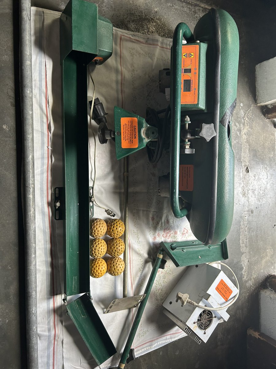 raeescarr23's tweet photo. Cricket Brit Bowling machine for sale. Perfect condition! With all working parts! HMU. https://t.co/VGqMTJCA7W