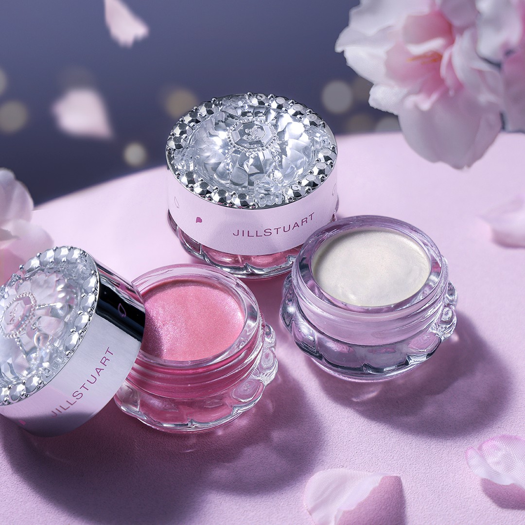 🌸明日よりご予約開始🌸 星の雫のようにきらめくパールやラメが、 目も