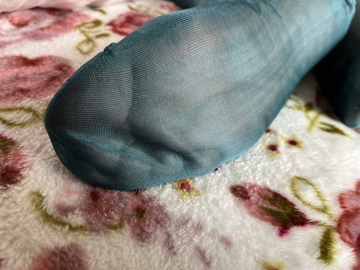 千玩不厌的一双44码大脚脚，来自于十多年的人夫直男脚友😏。