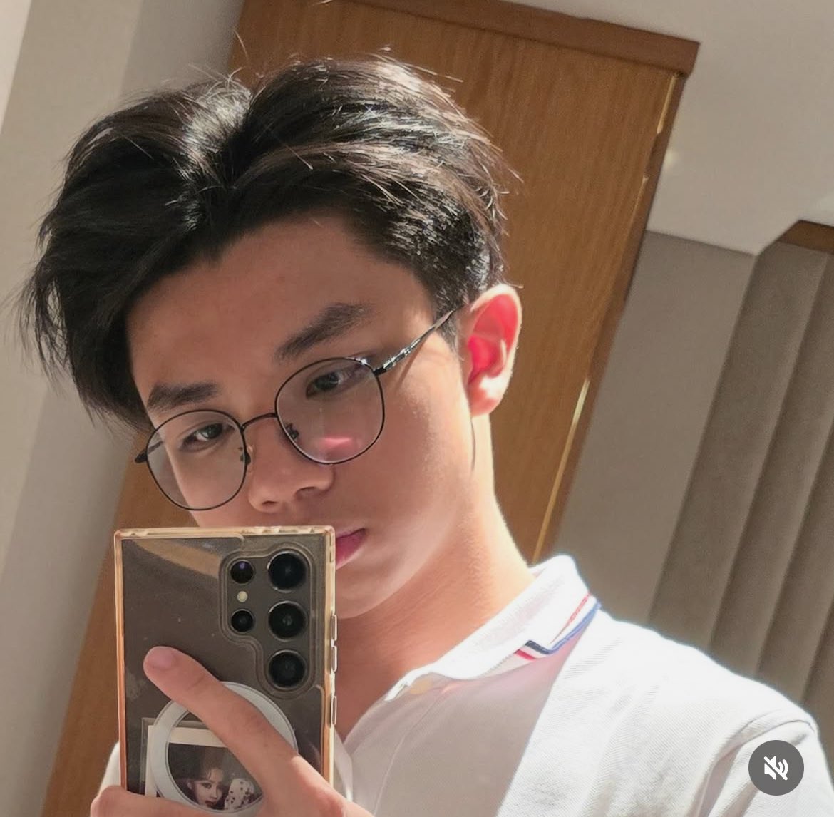 fijijel's tweet photo. sumpiss #imkevin update foto di feed ganteng bgtt brooo 😭 https://t.co/RNYdbENJhP