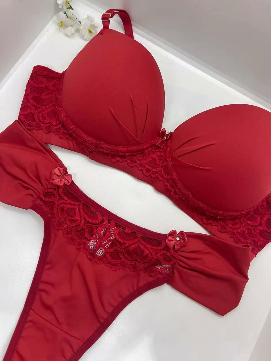 Hoje Meu Bom dia sera un pouco diferente . Apresento a vcs un dois meus trabalhos feitos por mim 😍🤩.Bom dia meus amores ♥️