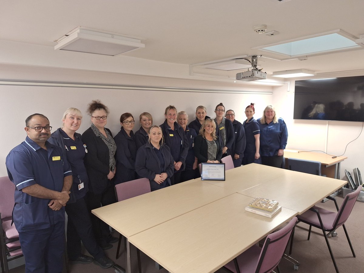 Great Thursday morning presenting the transfer of care/IDT team with a staff award in relation to EDI. An amazing team supporting teams and patient's to get home swiftly and safely. Ty all. <a href="/Paula_Baker1/">Paula Baker</a>  <a href="/OldhamCO_NHS/">Oldham Care Organisation</a>