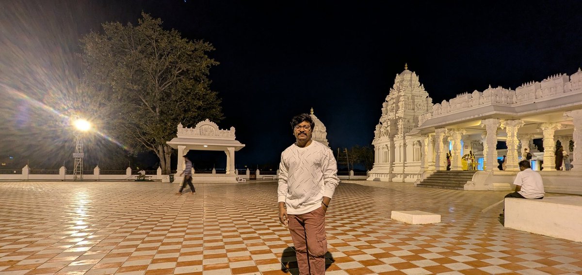 iamvar_ma's tweet photo. One place
Two souls (in &out)
Three wishes
Four directions
Five panchatatvas
Six years.......
#hope24
#sanghitemple https://t.co/YrWIPCKqC7