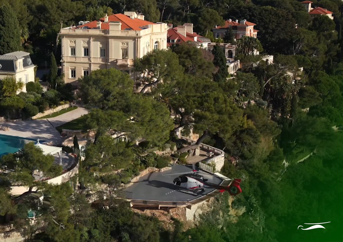 ✨ Arrivez avec style à votre villa avec Héli Air Monaco. 
Realisez vos rêves et vivez le luxe, l’exclusivité et des vues à couper le souffle ! 🚁💫

#HeliAirMonaco #VoyageDeLuxe #ExperienceMonaco #VolEnHélicoptère #ArrivéeEnStyle #VoyageExclusif #RêveMonégasque #VueSurMonaco