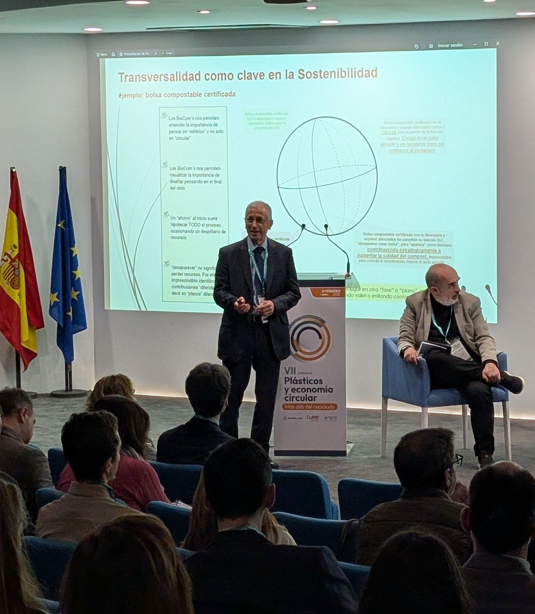 aimplas's tweet photo. Completan esta mesa Manuel Sanz (Enfinity), Lola Sánchez (@forviagroup_), Jordi Simón (@_asobiocom) y Amparo Vázquez (Industrias Alegre).

#MásAlláDelReciclado @ANAIP_es @PlasticsEuropES https://t.co/SKeD4H9lEF